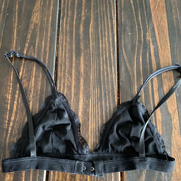 Lingerie bra. - Picture 2 of 3